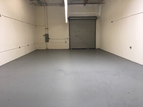 21828 Lassen St, Chatsworth, CA for lease Interior Photo- Image 2 of 5