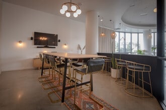 6801 Hollywood Blvd, Hollywood, CA for lease Interior Photo- Image 1 of 4