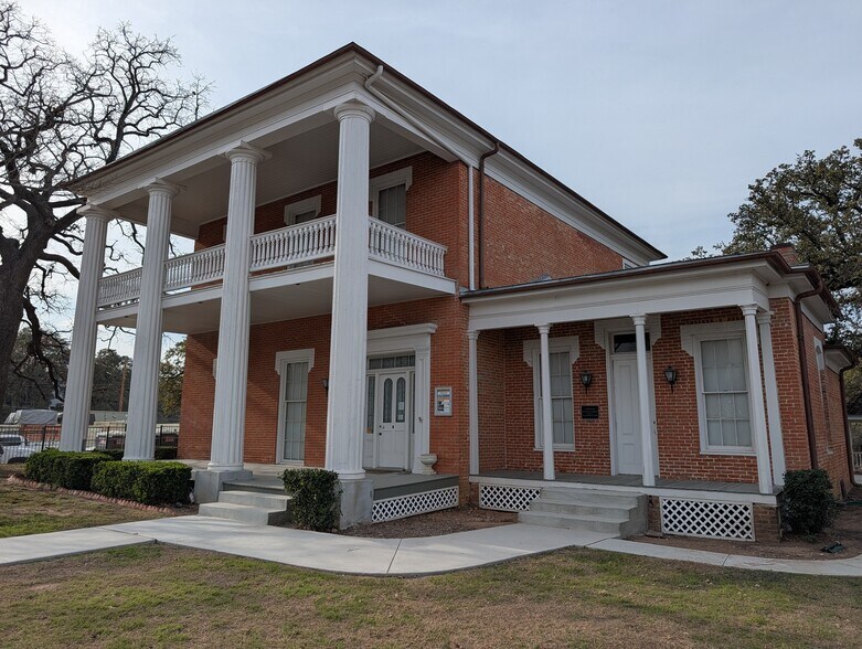 407 Columbus Ave, Waco, TX à louer - Photo du bâtiment - Image 2 de 8