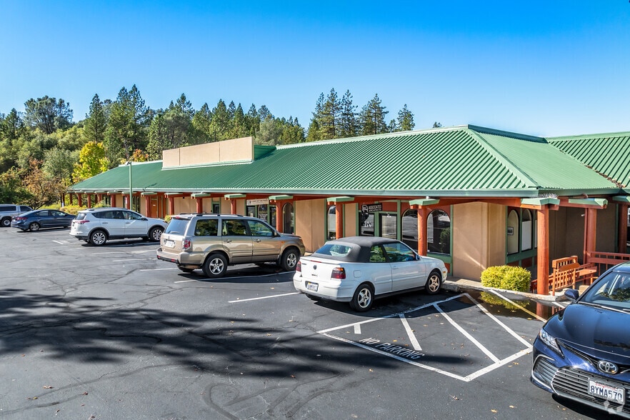 10868-10966 Combie Rd, Auburn, CA à louer - Photo du bâtiment - Image 3 de 21