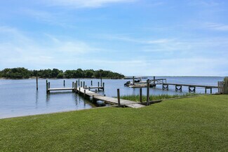 Plus de détails pour 35 Gardners Ln, Hampton Bays, NY - Multi-résidentiel à vendre