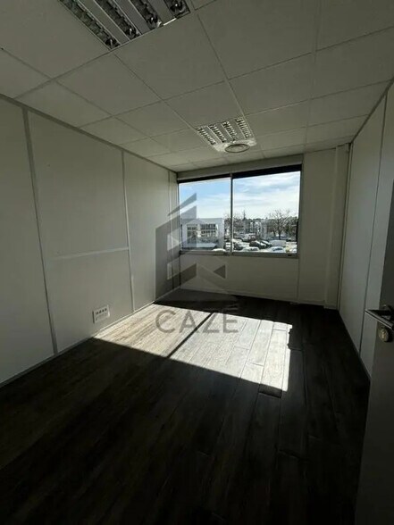 Office in Mérignac for lease - Interior Photo - Image 3 of 6