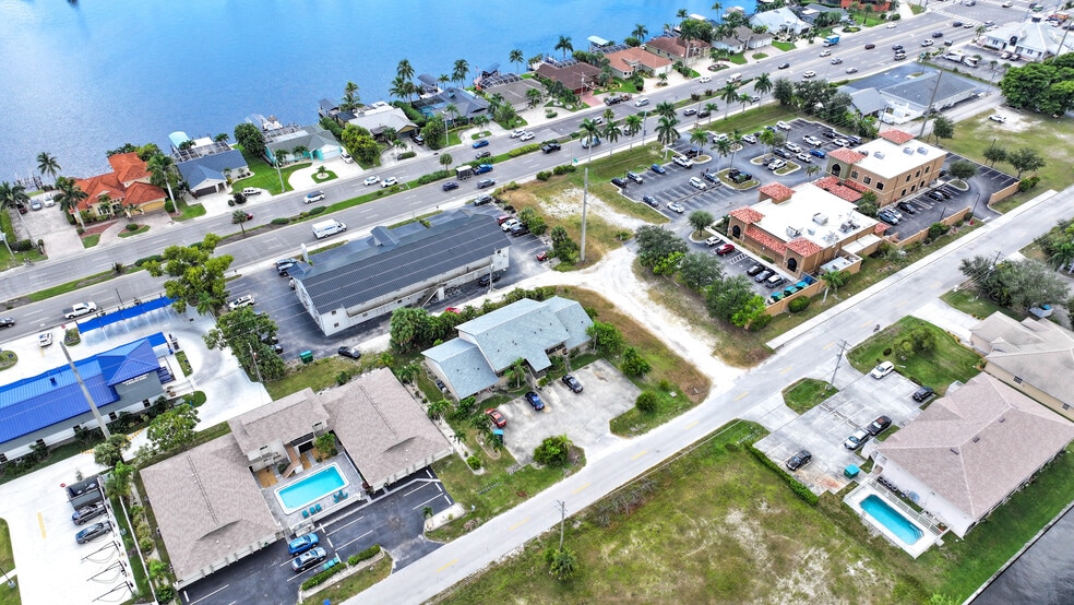 616 SW 47th Ter, Cape Coral, FL for sale - Building Photo - Image 2 of 10
