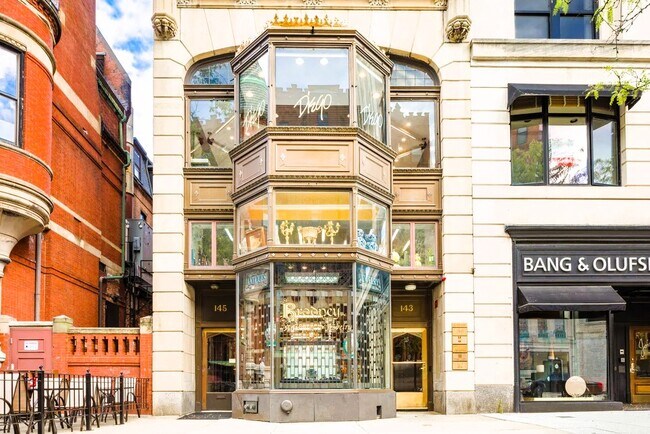 Plus de détails pour 143-145 Newbury St, Boston, MA - Bureau à louer