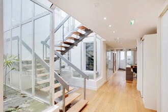 Office in Paris for sale Interior Photo- Image 1 of 11