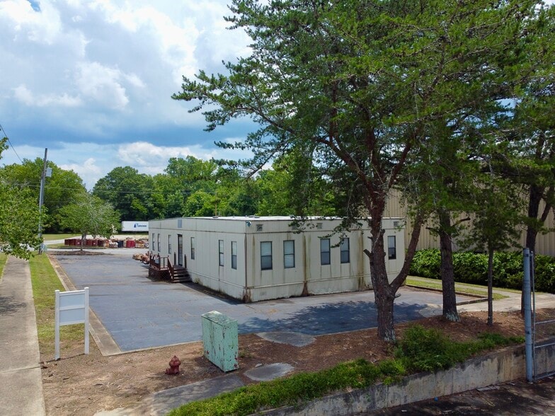 490 Sibley Ave, Union Point, GA for sale - Building Photo - Image 2 of 12