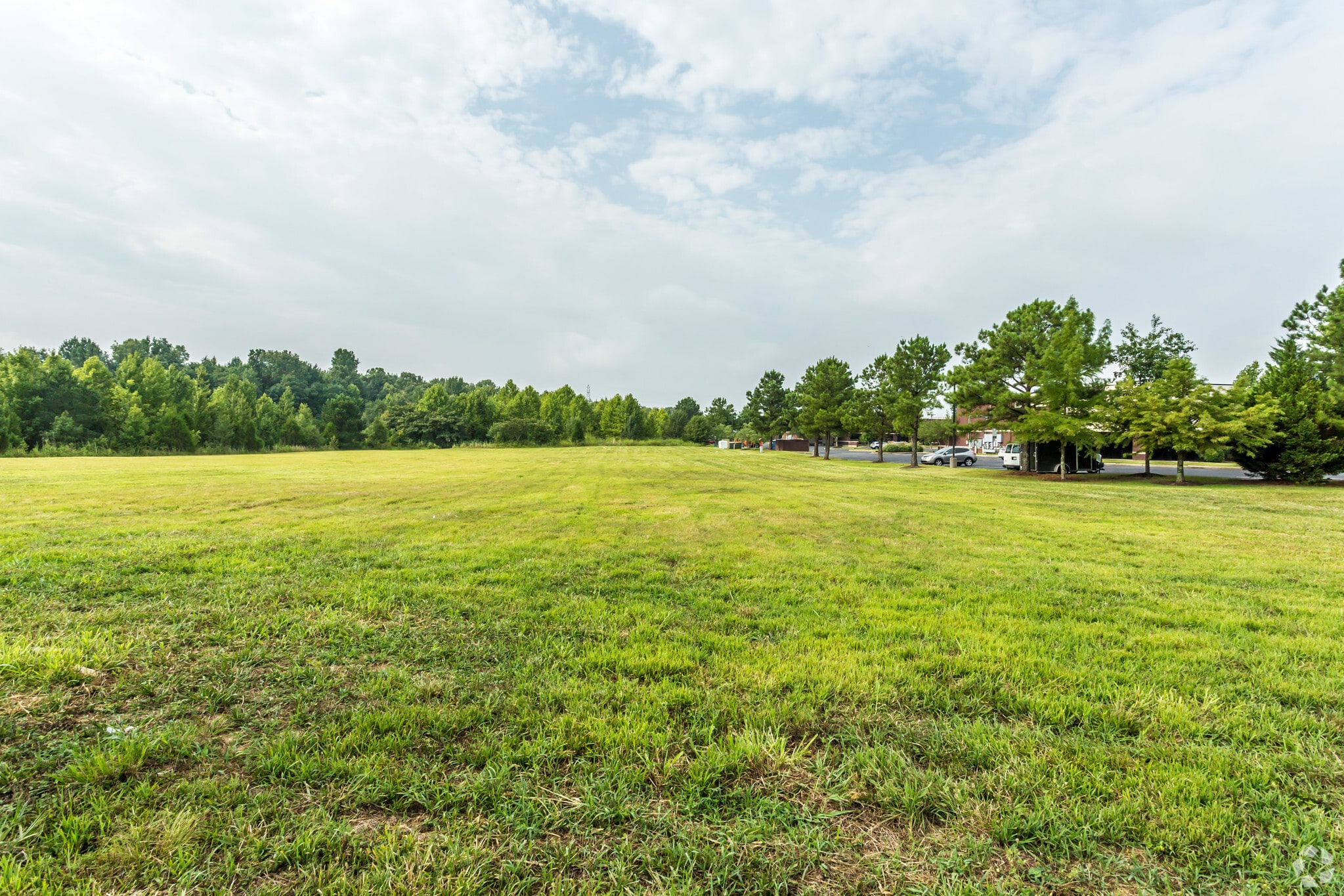 9195 Crestwyn Hills Dr, Germantown, TN for sale Primary Photo- Image 1 of 5