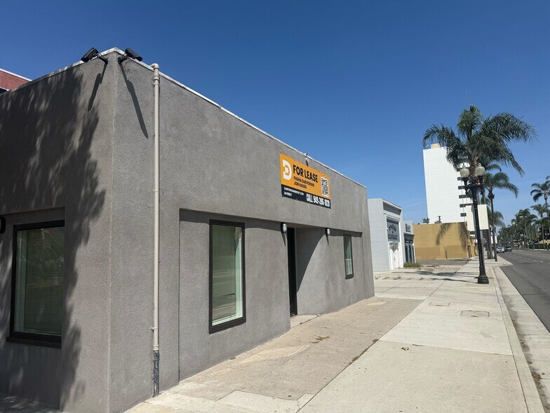 301-311 W Civic Center Dr, Santa Ana, CA à louer - Photo du bâtiment - Image 3 de 11