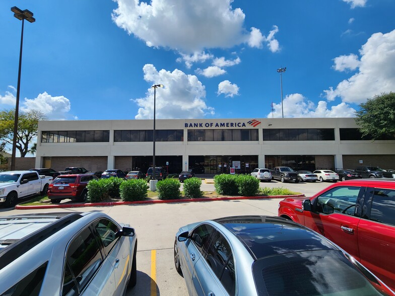 12400 North Fwy, Houston, TX for lease - Primary Photo - Image 1 of 17