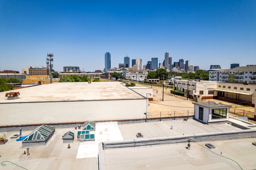 2005 Wall St, Dallas, TX à louer - Photo du bâtiment - Image 3 de 33