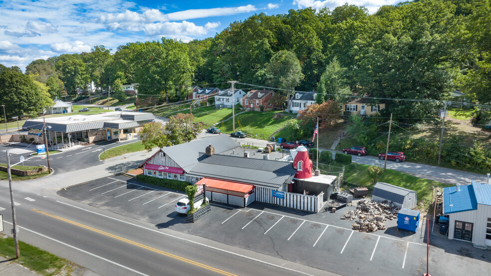 2902 Brambleton Ave SW, Roanoke, VA for sale - Aerial - Image 2 of 19