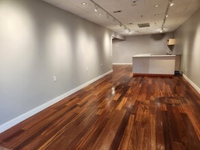 37 W Putnam Ave, Greenwich, CT for lease Interior Photo- Image 2 of 4