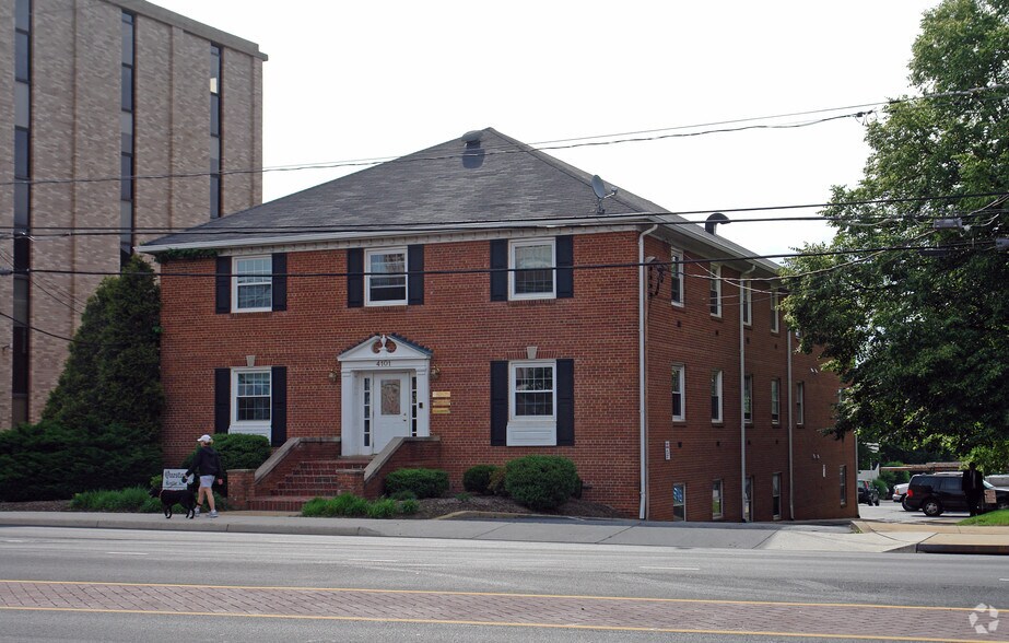4101 Chain Bridge Rd, Fairfax, VA à louer - Photo du bâtiment - Image 1 de 8