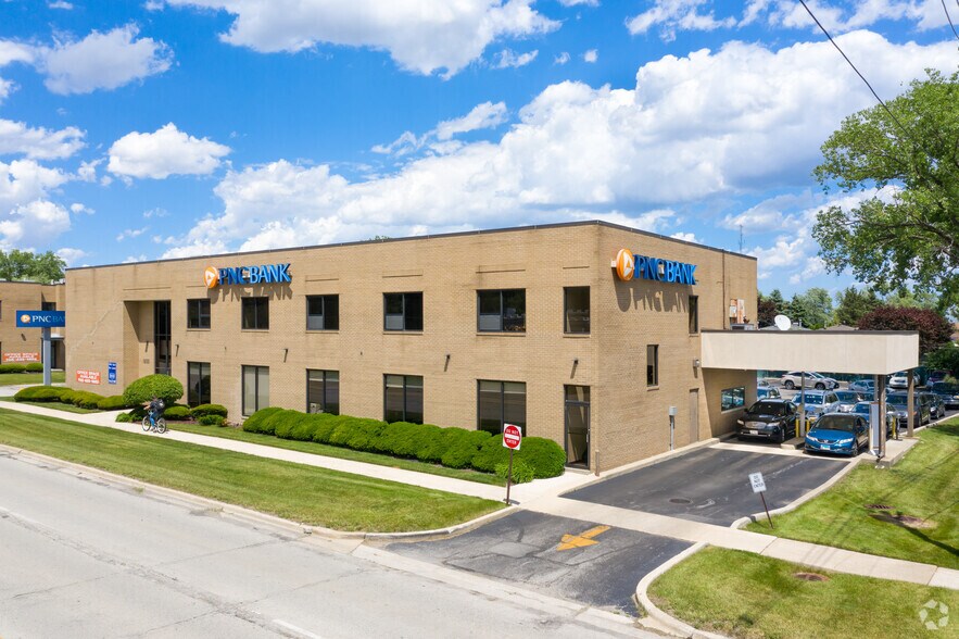 10135 S Roberts Rd, Palos Hills, IL à vendre - Photo principale - Image 1 de 3