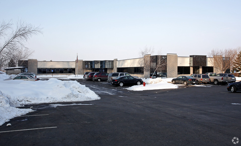 501 Cliff Rd E, Burnsville, MN for sale - Building Photo - Image 1 of 2