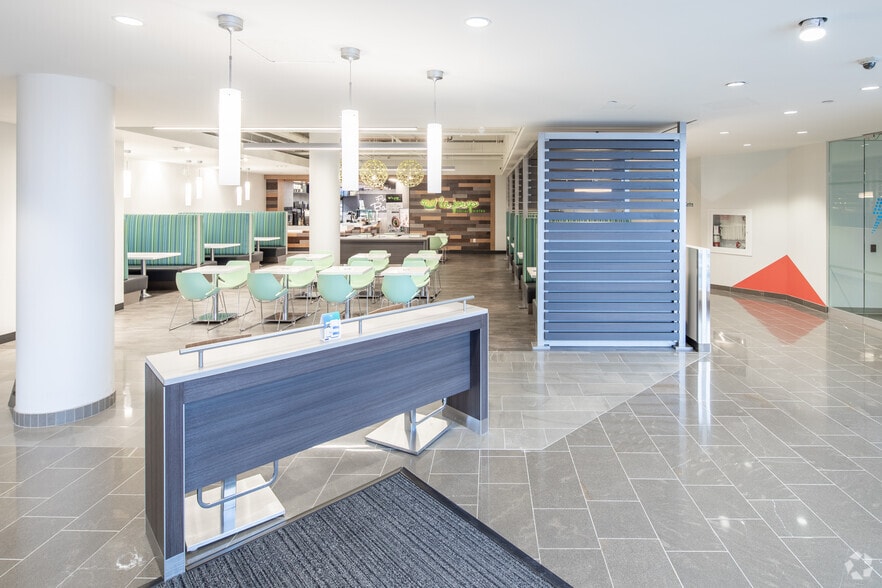 10 Carlson Crt, Toronto, ON for lease - Lobby - Image 3 of 5