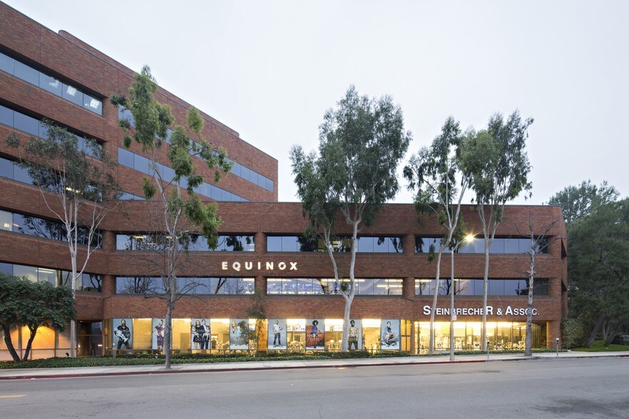 16830 Ventura Blvd, Encino, CA à louer - Photo du bâtiment - Image 3 de 9