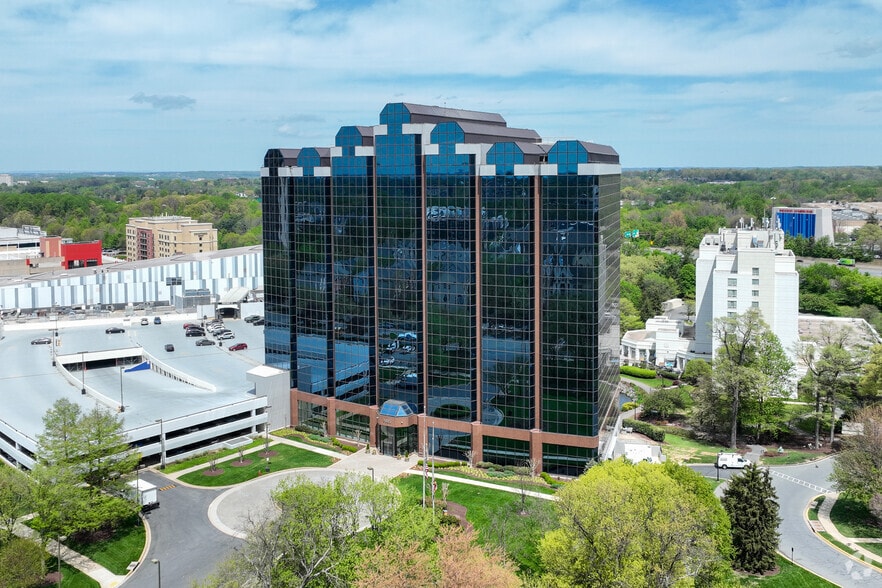 9801 Washingtonian Blvd, Gaithersburg, MD for lease - Primary Photo - Image 1 of 26