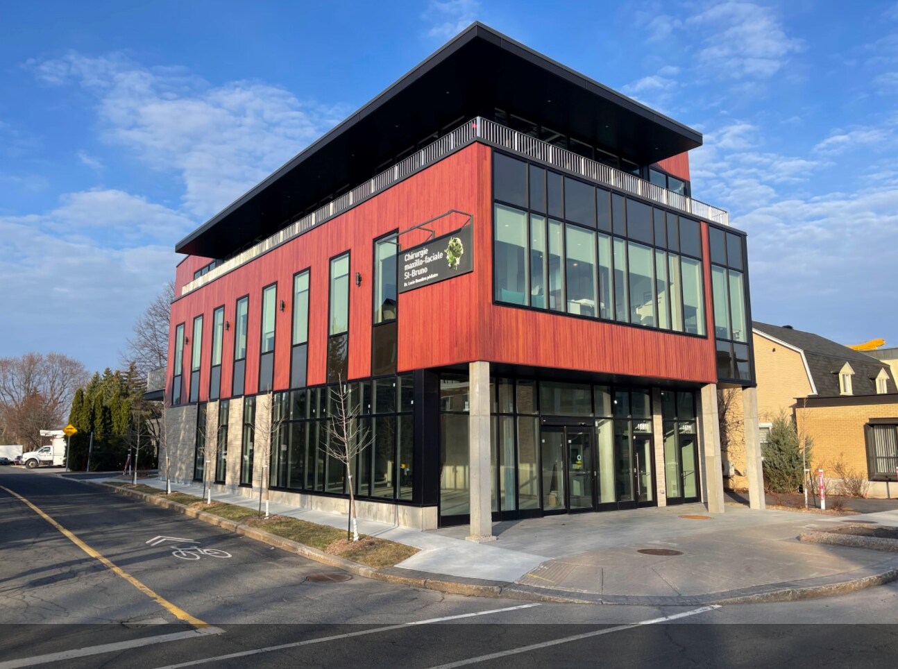 1579 Rue Montarville, St-Bruno-de-Montarville, QC à vendre Photo principale- Image 1 de 1