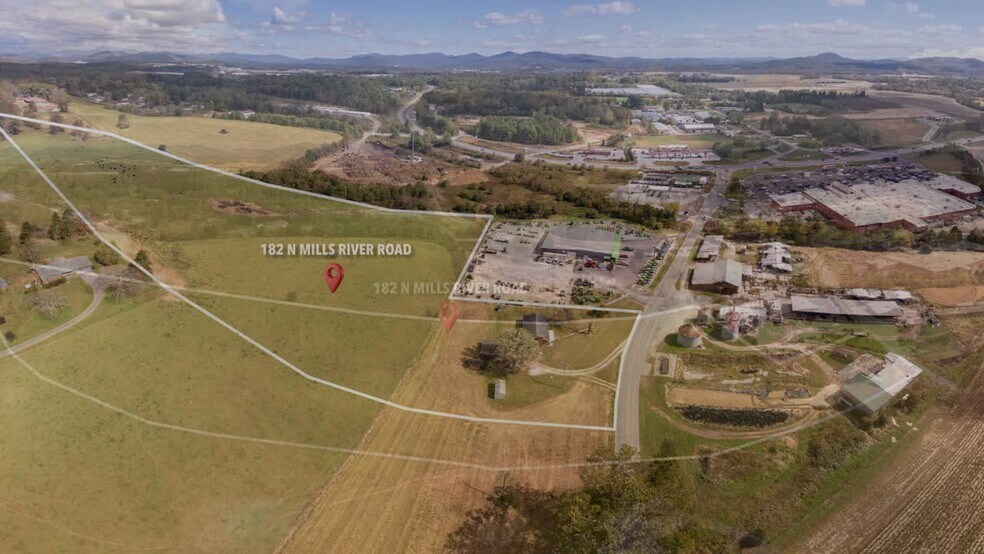 182 N Mills River Rd, Mills River, NC à vendre - Vidéo sur l’inscription commerciale - Image 2 de 17