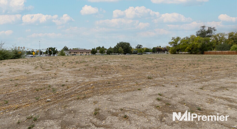 6196 S Redwood Rd, Taylorsville, UT à vendre - Photo du bâtiment - Image 3 de 6