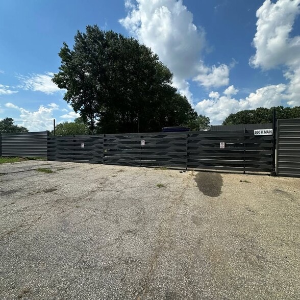 860 W Main St, Spartanburg, SC à vendre - Photo du bâtiment - Image 2 de 15