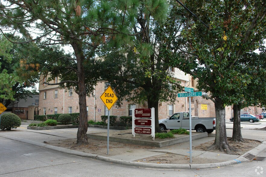 2509 Houma Blvd, Metairie, LA à vendre - Photo du bâtiment - Image 2 de 2