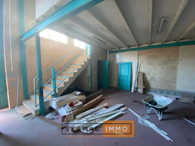 Industrial in Vitrolles for lease - Interior Photo - Image 1 of 11