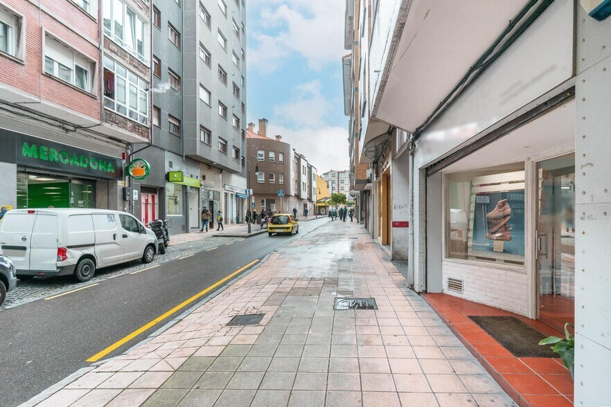 Calle Marcos del Torniello, 19, Avilés, Asturias for sale - Building Photo - Image 2 of 46