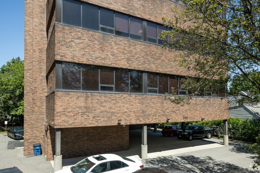 290 Vincent St, Hackensack, NJ à louer - Photo du bâtiment - Image 3 de 4