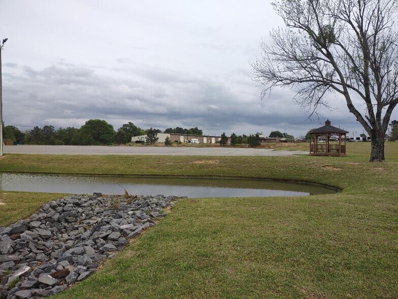 109-113 Prince Street, Warner Robins, GA à vendre - Photo du bâtiment - Image 2 de 5