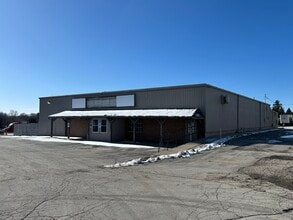 3355 Ridge Rd, Green Bay, WI à louer Photo du bâtiment- Image 1 de 2