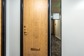 9301 Golf Rd, Des Plaines, IL for lease Interior Photo- Image 1 of 9