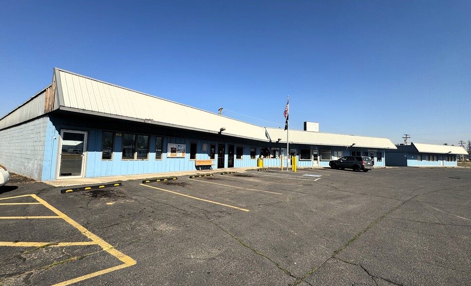 212 S 1st Ave, Chiloquin, OR for sale - Building Photo - Image 1 of 5