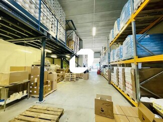 Plus de détails pour Bureau, Local d'activités à louer