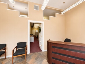 27-11 Astoria Blvd, Astoria, NY for lease Interior Photo- Image 2 of 5