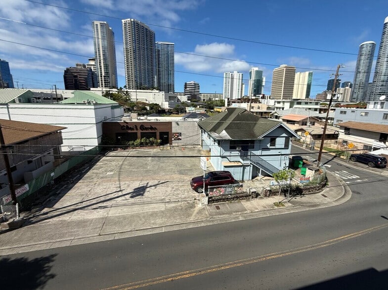 1303 Rycroft St, Honolulu, HI à vendre - Photo du bâtiment - Image 1 de 25