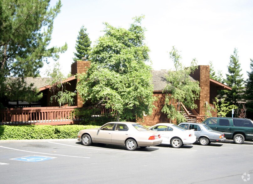 16 Crow Canyon Ct, San Ramon, CA à vendre - Photo du bâtiment - Image 2 de 5