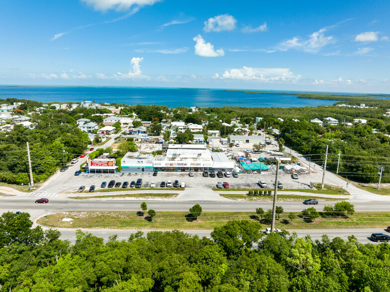 100636 Overseas Hwy, Key Largo, FL à vendre - Photo du bâtiment - Image 1 de 26