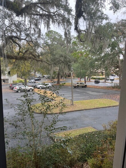 325 John Knox Rd, Tallahassee, FL à louer - Photo du bâtiment - Image 3 de 8