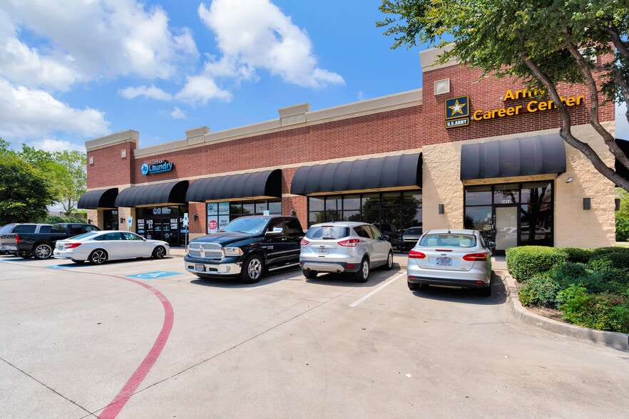 5850 S Hulen St, Fort Worth, TX for lease - Building Photo - Image 3 of 28