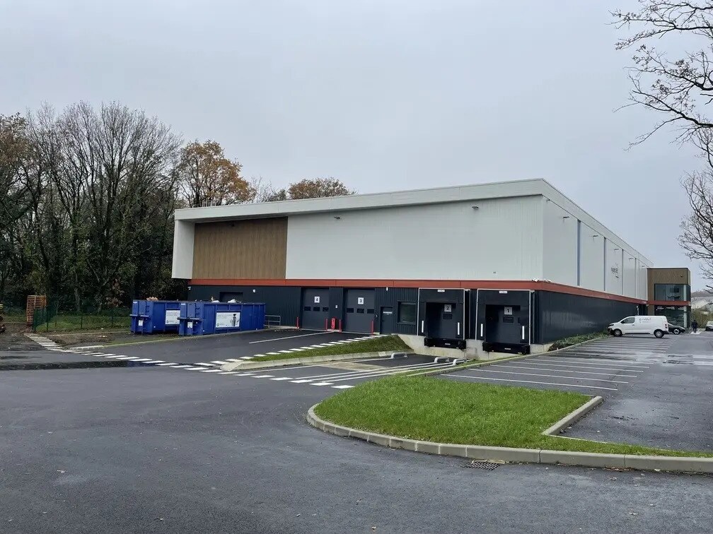 Bureau dans Sautron à louer Photo du bâtiment- Image 1 de 6