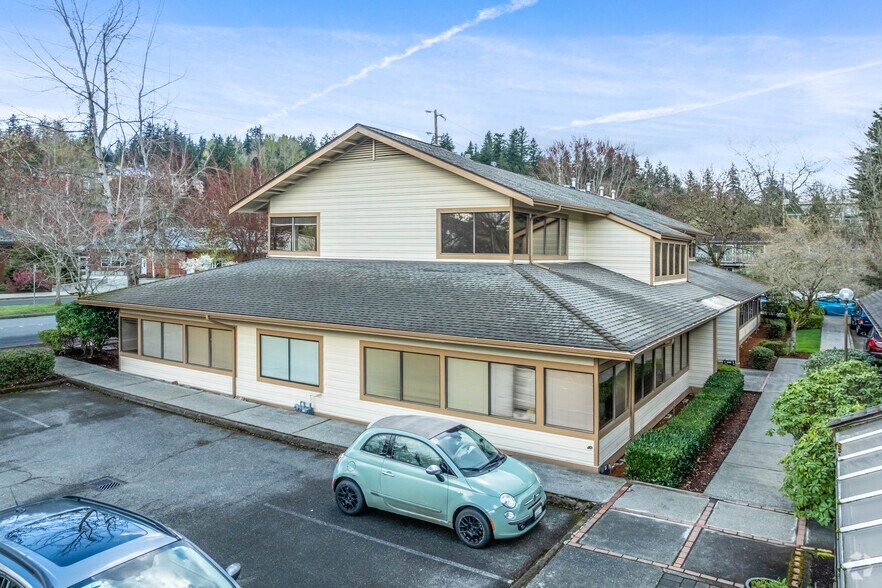 7981 168th Ave NE, Redmond, WA à louer - Photo du bâtiment - Image 3 de 16