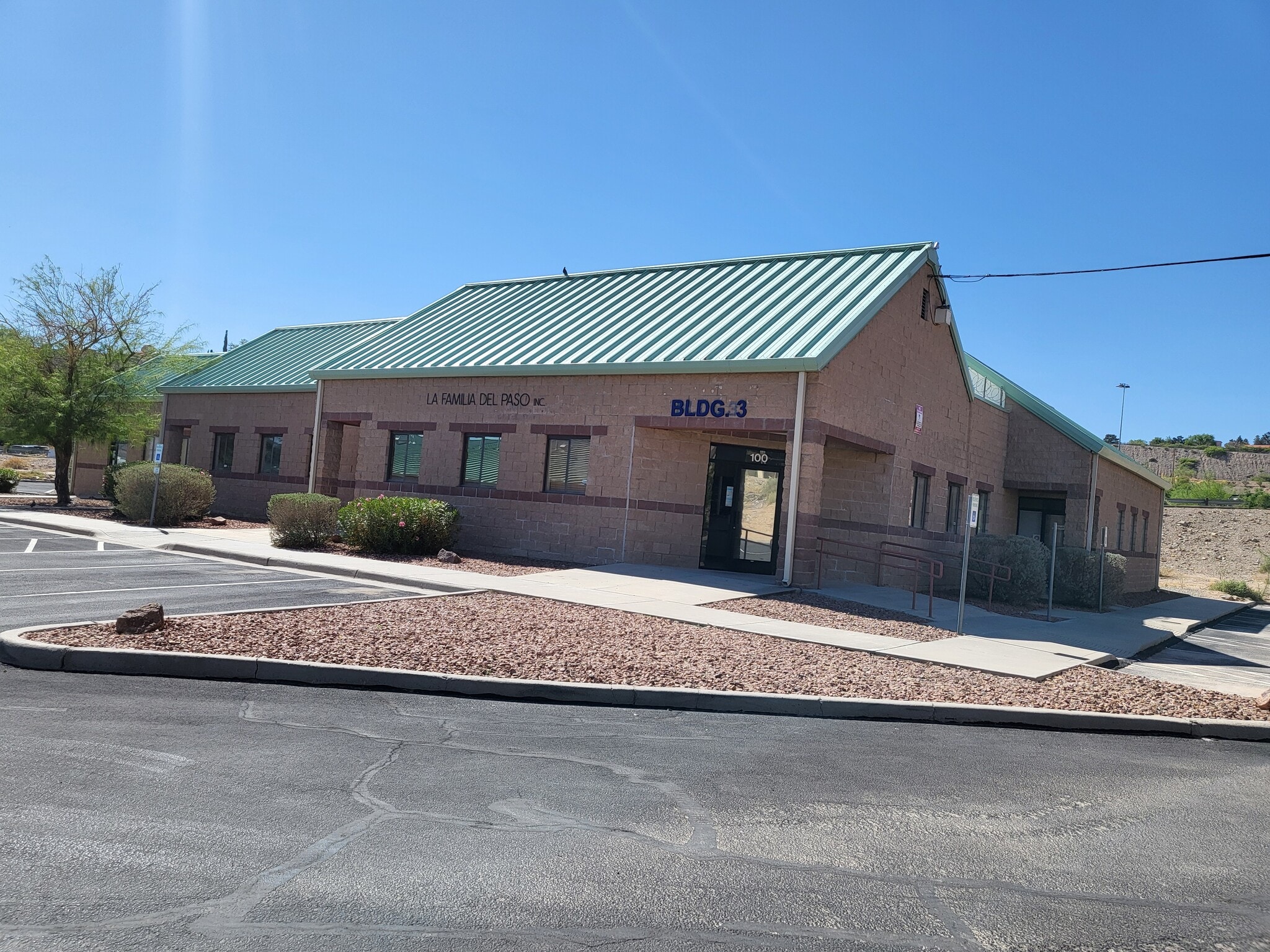 1225 E Cliff Dr, El Paso, TX for lease Building Photo- Image 1 of 6
