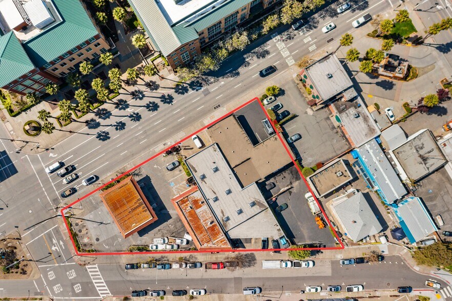 820 2nd St, San Rafael, CA à vendre - Photo du bâtiment - Image 2 de 9