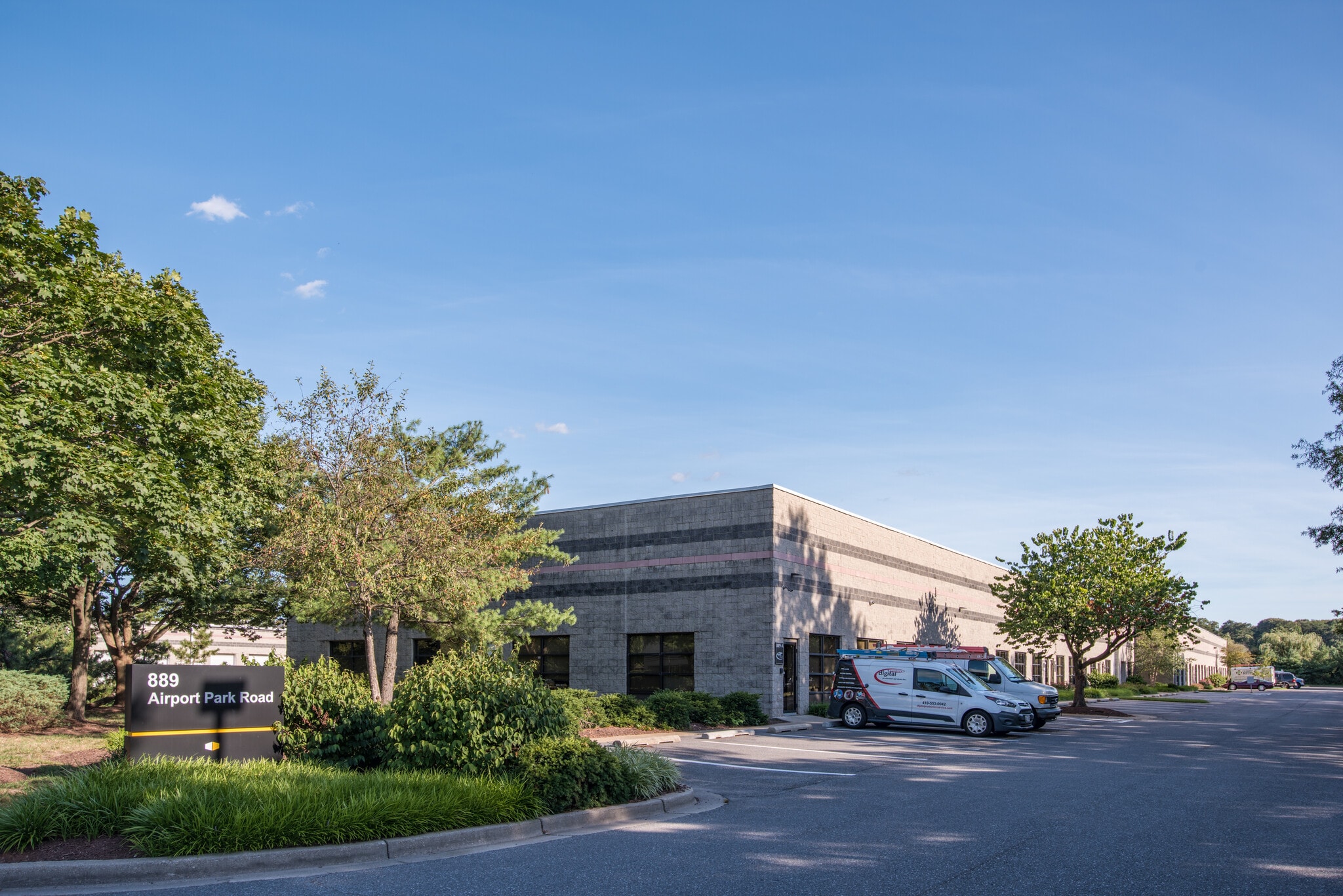 910 Cromwell Park Dr, Glen Burnie, MD for lease Interior Photo- Image 1 of 2