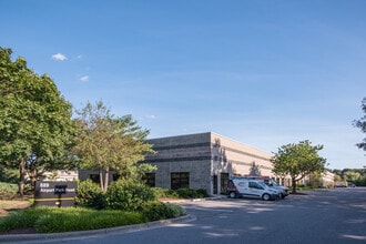910 Cromwell Park Dr, Glen Burnie, MD for lease Interior Photo- Image 1 of 2