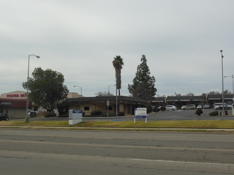 2810-2856 Hamner Ave, Norco, CA for lease - Building Photo - Image 2 of 38