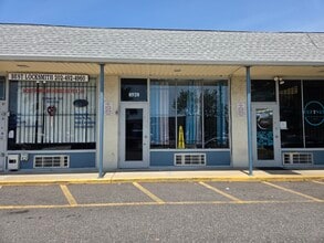 8520-8546 Edgeworth Dr, Capitol Heights, MD à louer Photo intérieure- Image 1 de 15