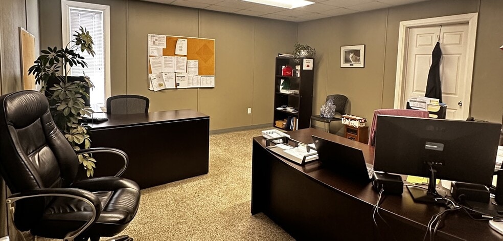 318 Superior Av, Estevan, SK for sale - Interior Photo - Image 2 of 7